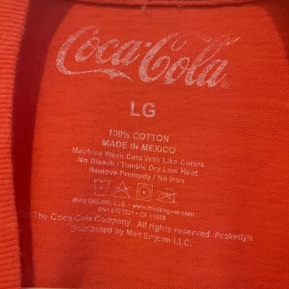 Coca Cola tshirt delicious and refreshing - Picture 4 of 6